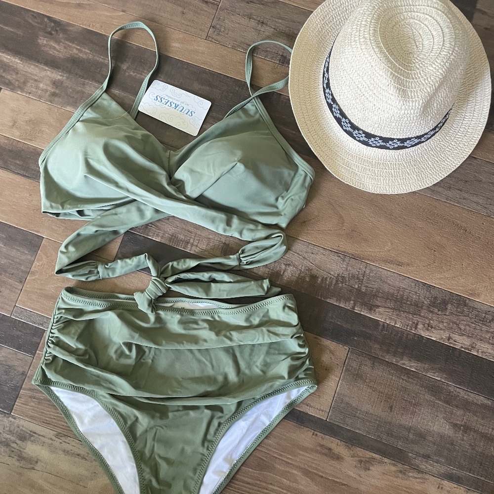Super cute 2 piece bathing suit